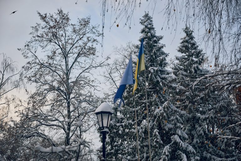 Лютневий календар 2026 року з позначеними святами та вихідними днями